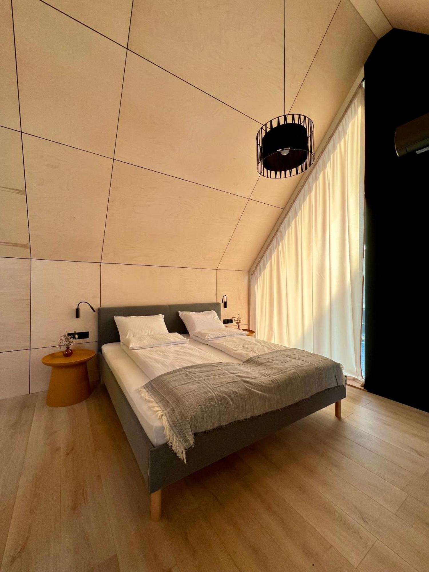 H37^ Apartment Hel